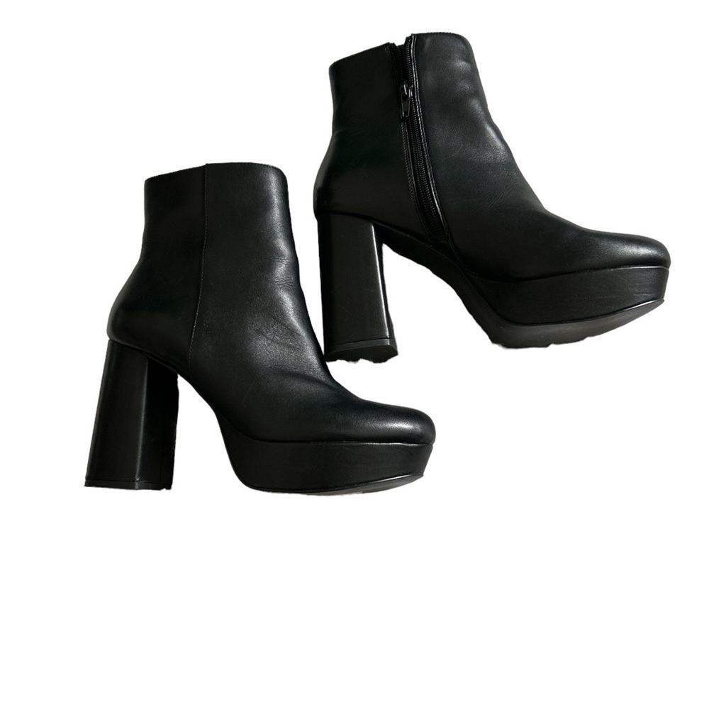 Steve Madden Platform Boots